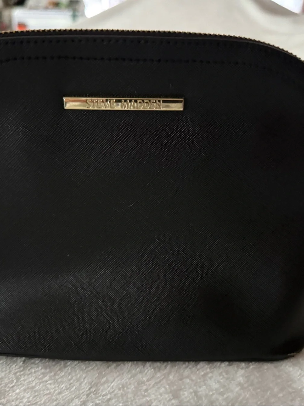 Steve Madden Black Crossbody Bag With Gold  Chain Accents